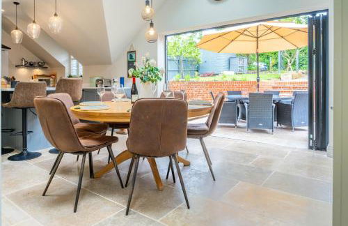 Knyvetts sleeps 6, 3 double beds, pretty garden - Foto 34