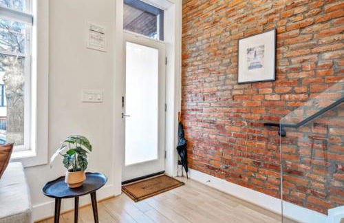 Sleeps 12 Downtown Entire home with rooftop - Foto 39