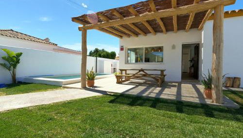 Preciosa Villa Independiente 100metros playa 10personas, Free Parking, Fully renovated Now - Foto 2, Garden