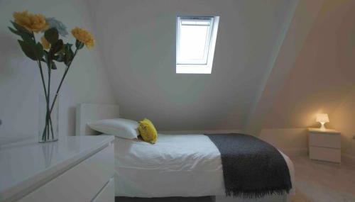 New stylish 4 bed house moments from Clacton beach - Foto 3