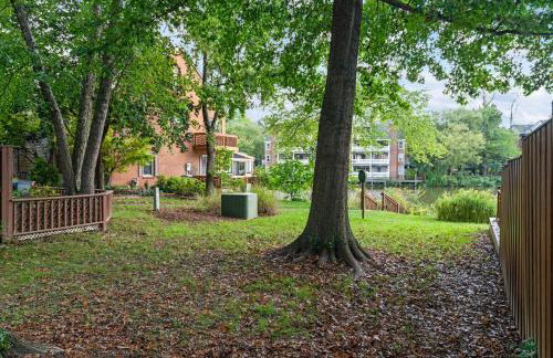 Lakeside Stay Metro, INOVA, Dining & Shops Nearby! - Foto 40