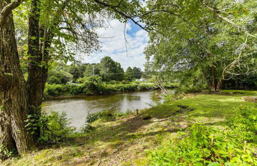 Sylva Riverfront Cabin Near WCU Pet-Friendly! - Foto 33