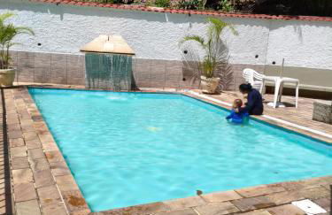 Apartamento, 2 quartos, claro, alto,garagem,piscina todo novinho mobiliado, coração do Fonseca - Foto 13