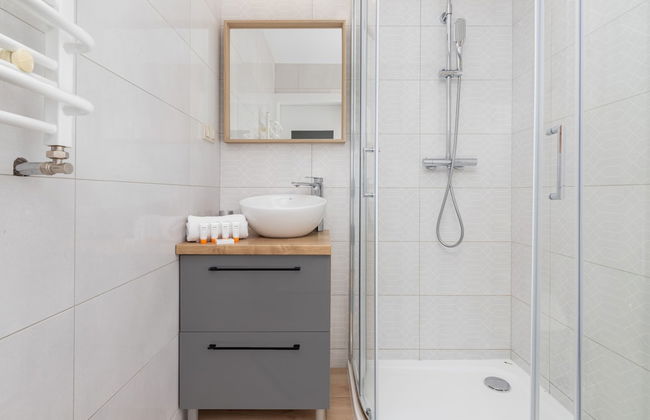 Bright Apartment in Debki by Renters - Photo 25