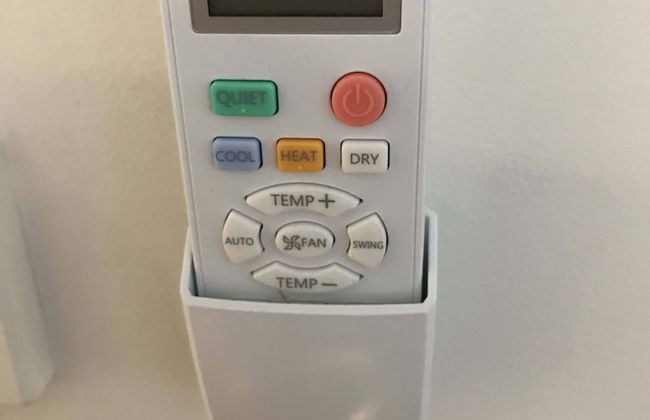 Sleek Stylish Modern Close to Airport - Foto 12