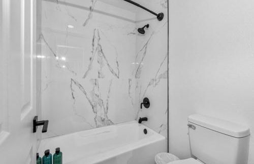 Comfy 2BR-Pool, Yoga Rm, Gym, Cabanas, BBQ,Prkng - Foto 20