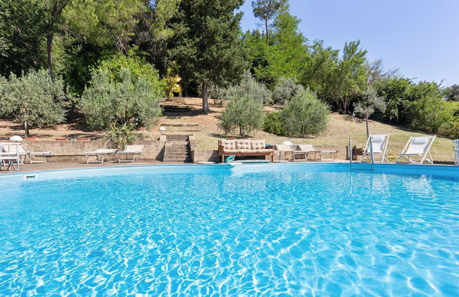 Empoli Villa With Private Pool - Photo 20