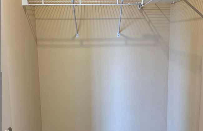 Affluent Guest House - Photo 6