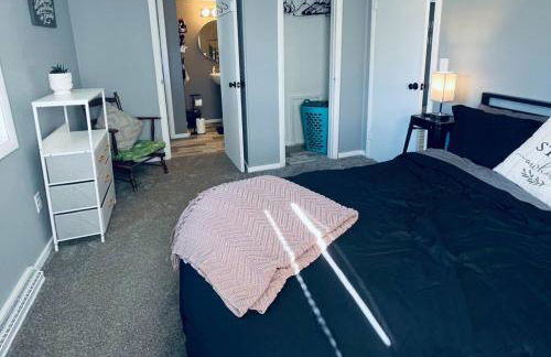 1 BR Cozy Apartment with Fire Pit Short walk to town - Foto 2