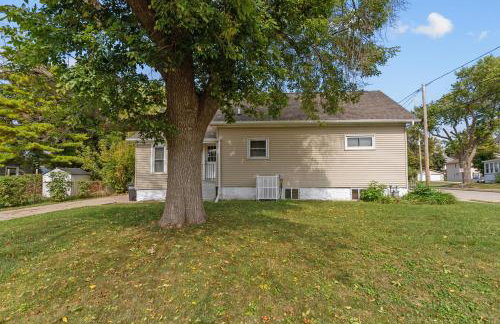 Central Oshkosh Stay - Walk to Lake and Downtown - Foto 28