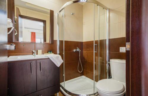 Vivian Hotel - Photo 13