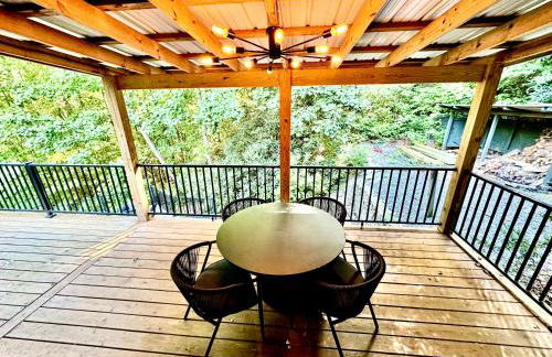 MOONLIGHT MOUNTAIN MANOR - Cedar Hot Tub, Views & Games - Foto 36