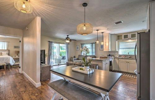 Naples Oasis with Screened Pool, Bike to Beach! - Foto 8