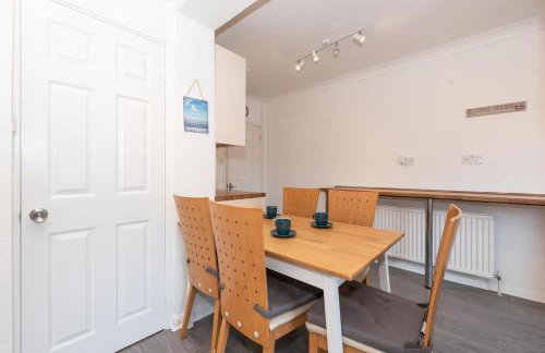 4 Bedroom Family Home In South East London - Photo 7