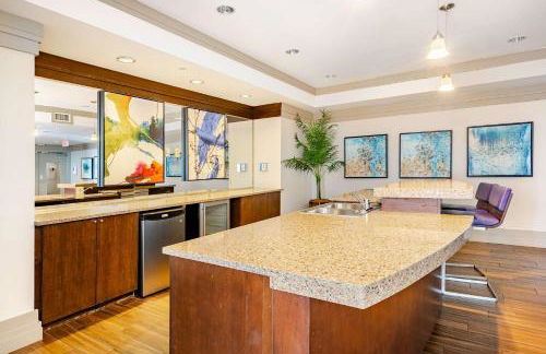 Downtown Silver Spring 2BR Skyline Balcony Suite Walkable to DC Metro LuxePad - Foto 16