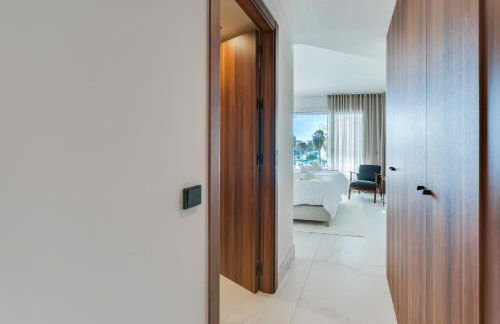 Newly Built 3 BDRM Luxury Apt Close to the Beach - Photo 33