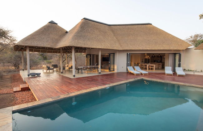 Villa Appelblaar Luxury 4 Bedroom Villa Home in the South African Bush - Photo 19