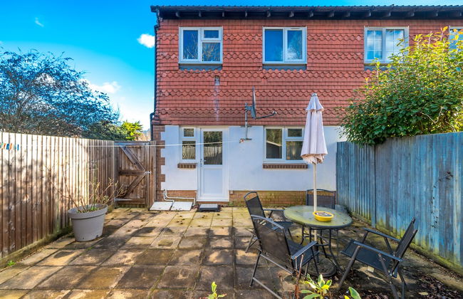 Crawley Pet Friendly 1-Bedroom Apartment - Foto 15