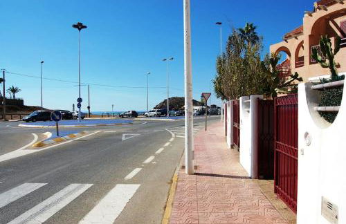 Precioso dúplex con piscina, en 1ª linea de playa - Foto 56