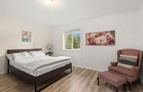 4-Bedroom Chateau in Southern Washington- Luxurious Retreat with Pond & Creek - Foto 35