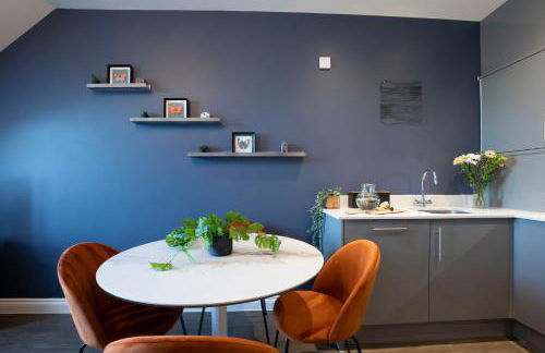 Elliot Oliver - Loft Style 2 Bedroom Apartment With Parking In The Docks - Foto 24