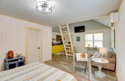 Cozy Studio Cabin about 1 Mi to Greers Ferry Lake! - Foto 9