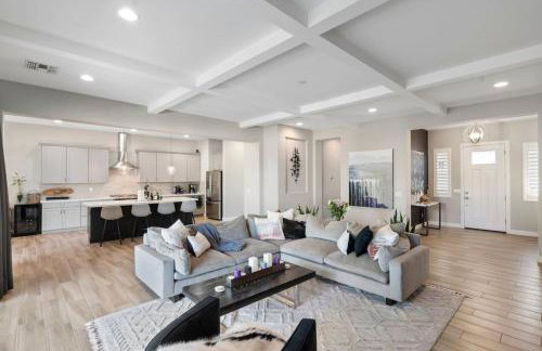 Elegant Phoenix Getaway w Pool and Spa Heating - Foto 7