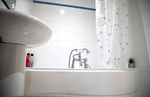 The Comfort Hub - Leeds Train Station - Foto 9