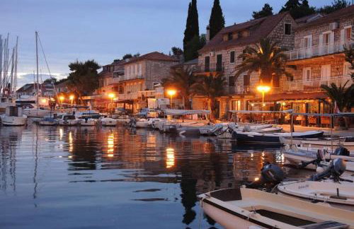 Private luxury Villa AZZURRO on Solta for up to 10 persons, free parking, very close to beach! FREE Kajak & Mountainbikes, GREAT living area & privacy! - Foto 27