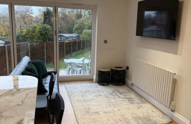 5 bedroom house in Orpington bromley - Photo 3