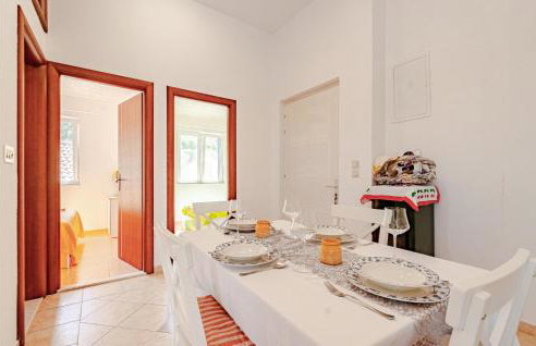 2 Bedroom Stunning Apartment In Osobljava - Foto 15