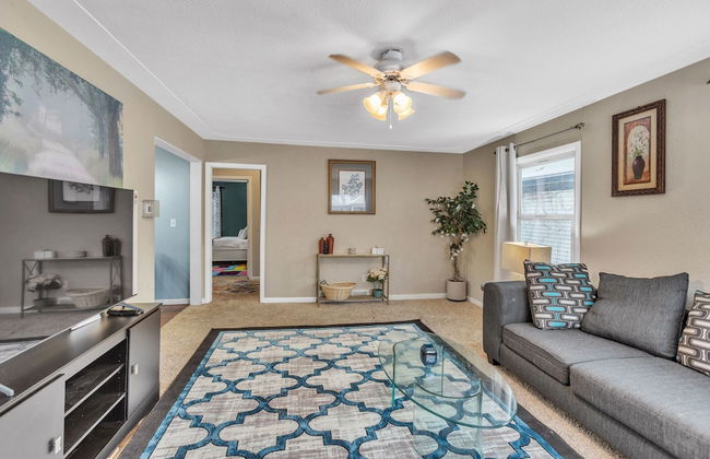 Lovely PET FRIENDLY three bedroom in desirable Urbandale Location! 3 Home by RedAwning - Foto 17