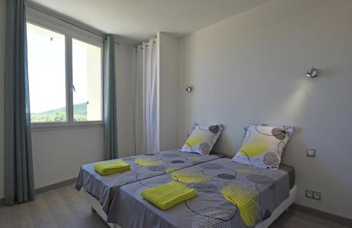 Peaceful Poolside Escape - Foto 7