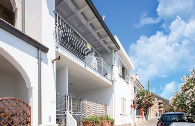 Sprawling Apartment in Cala Gonone near Cala Fuili Beach - Foto 1