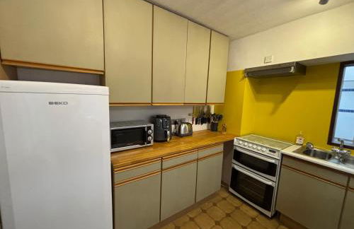 Tenby Victorian Villa with parking, pets allowed - Photo 38