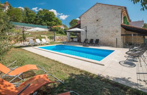 3 Bedroom Lovely Home In Sorici - Photo 1