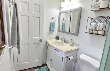 Modern 4BR Near Six Flags & Naval Base - Foto 33