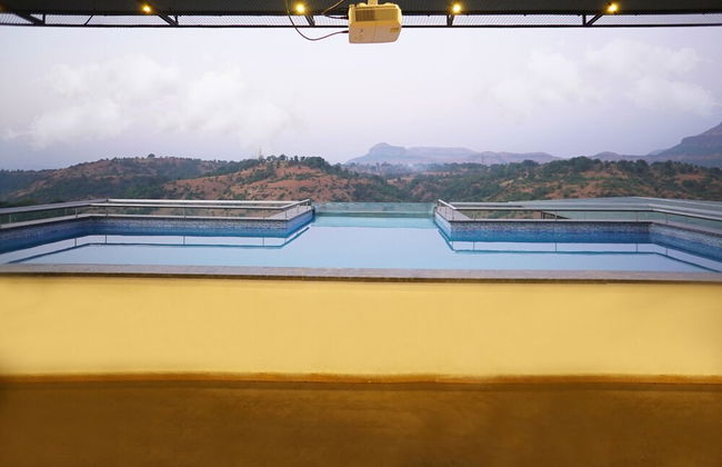 Sports Bar Villa by Shiloh Stays - Photo 12