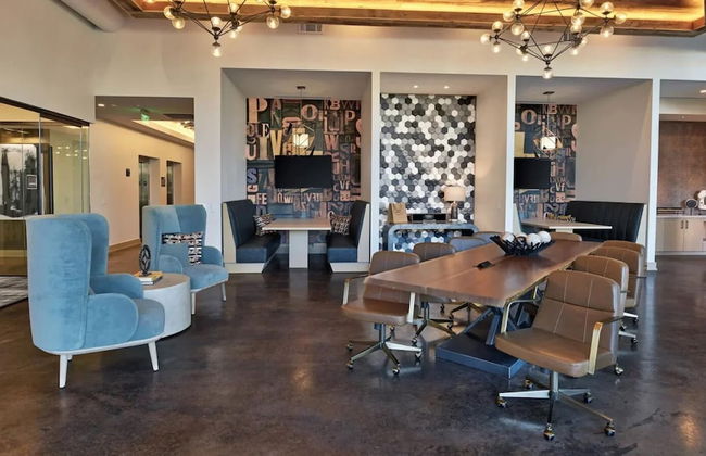 Indie Deep Ellum - Foto 1