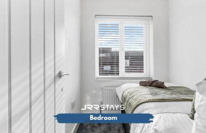 Tipton 3 Bedroom House Garden Sleeps 7 - JRR Stays - Foto 33