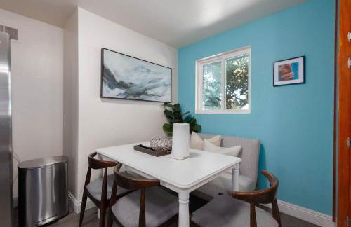 Movie Night 4BR Home with Projector Games & BBQ - Foto 32