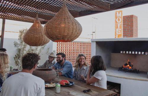 Large West Texas Suite at Iconic Property - Foto 17