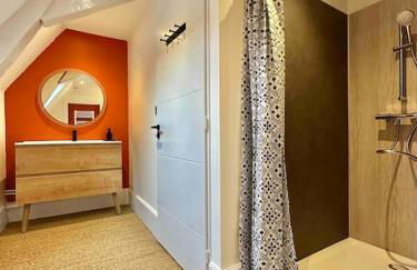 La Maison Des Cours - WIFI - Centre ville - Foto 5