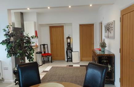 Meadow View Apartments are 2 and 3 bedroomed with private parking - Foto 82