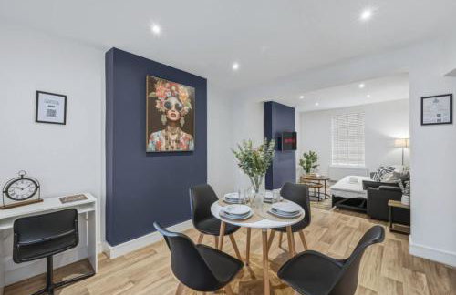 Albert House - Near the High Street - Free Parking, Garden, Fast WiFi and Smart TV by Yoko Property - Foto 4