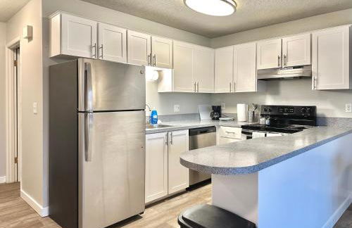 Cozy One-Bedroom Haven with Big Balcony - Foto 8