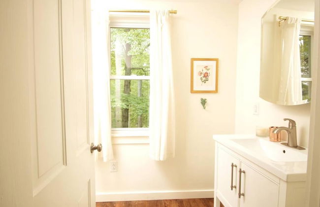 Fernwood Cottage A Poconos Retreat - Photo 23