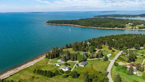 Beachfront 4 BR Spacious House! [Coastal Haven] - Foto 3