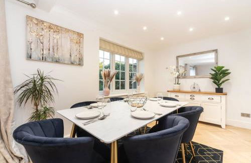 Gorgeous 4 BR House Near Station mins to London - Pass the Keys - Foto 21