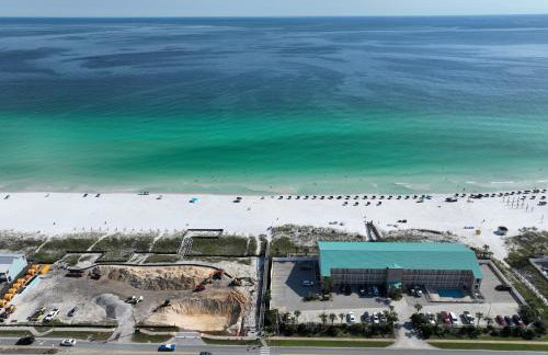 Two Homes, Private Pool, Game Room & Steps to the Beach - Foto 71